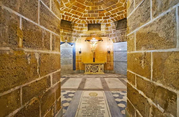 Cadiz España Septiembre 2019 Cripta Piedra Cádiz Catedral Con Altar —  Fotos de Stock