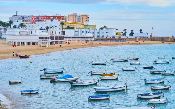Malé Rybářské Čluny Břehu Pláže Caleta Costa Luz Cádiz Španělsko — Stock fotografie