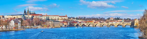 Panorama Bright Blue Vltava River Surface Medieval Arched Charles Bridge — Stock Photo, Image