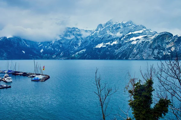 Scenic Landschap Van Luzern Lake Besneeuwde Alpen Bergen Zwitserland — Stockfoto