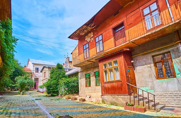 Old Shabby Courtyard Colored Houses Tiny Garden Chernivtsi Ukraine — Stock Photo, Image