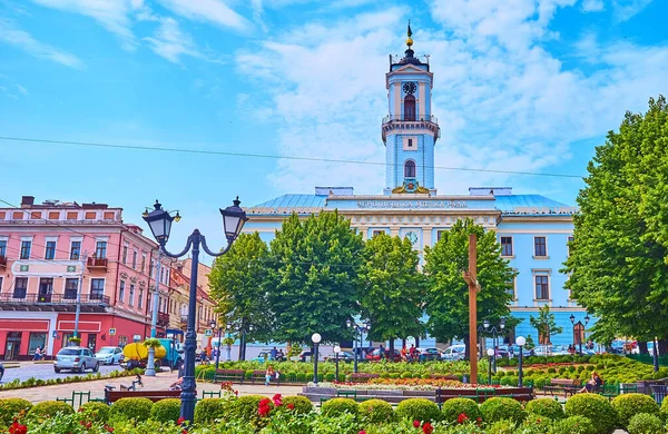 stock image The Central Square and the City Hall with lush green garden in the foreground, Chernivtsi, Ukraine