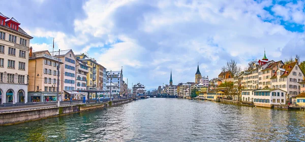 Zurich Suiza Abril 2022 Vista Sobre Río Limmat Corazón Altstadt —  Fotos de Stock