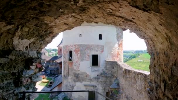 Festői Kilátás Nyílik Masszív Középkori Tornyok Bástyák Kamianets Podilskyi Vár — Stock videók