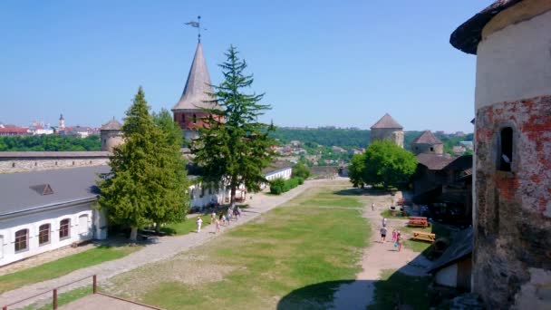 Cour Terrain Parade Château Médiéval Kamianets Podilskyi Avec Tours Bâtiments — Video