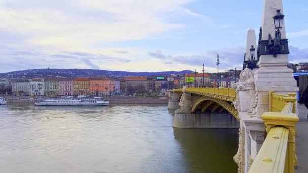 Місто Будапешт Річкою Дунай Мостом Маргарет Угорщина — стокове відео