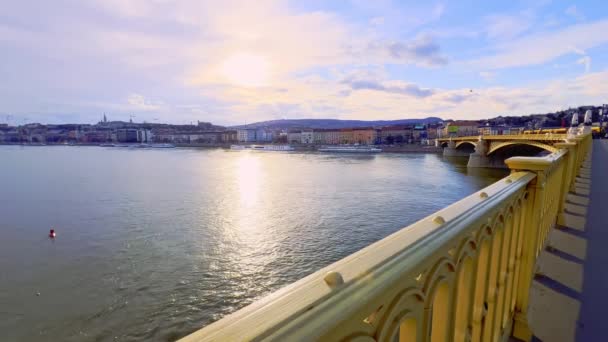 Fioletowy Zachód Słońca Niebo Nad Dunajem Dzielnicy Buda Tle Zajęty — Wideo stockowe