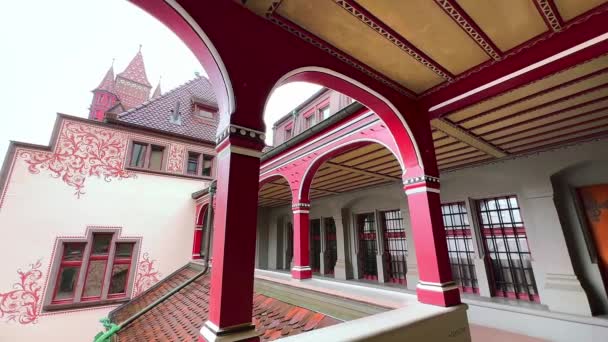 Ornate Boltíves Terasz Hátsó Udvaron Basel Városháza Díszített Festett Minták — Stock videók