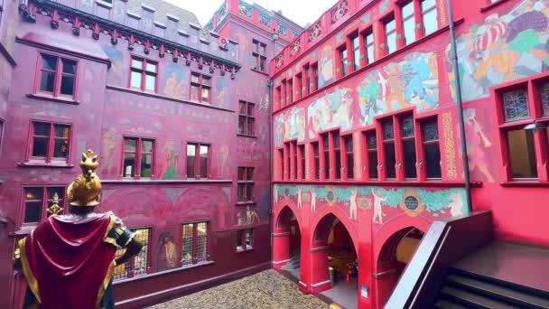 Panorama Cour Mairie Bâle Avec Fresques Murales Décor Sculpté Statue — Video