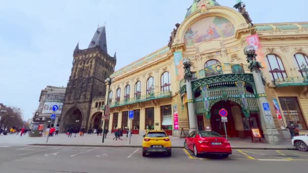 Panorama Placu Republiki Wieżą Prochową Ozdobnym Domem Miejskim Smetana Hall — Wideo stockowe