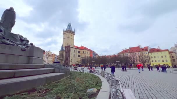 역사적인 세인트 니콜라스 기념관 하우스 갤러리 프라하 체코와 광장의 파노라마 — 비디오