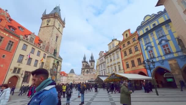 2019年3月5日 布拉格旧城广场全景 Old Town Square Panorama 配有著名的布拉格奥洛日天文钟 旧市政厅和分钟屋 Dum Mině — 图库视频影像