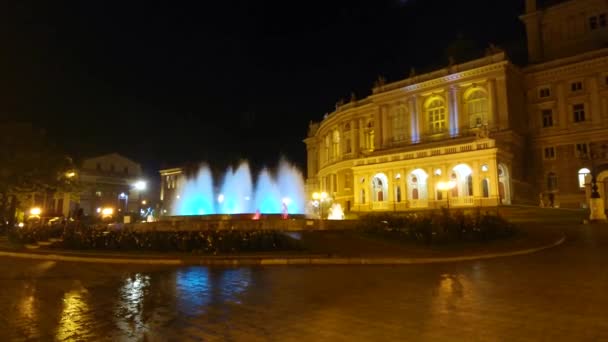 Schilderachtige Kleurrijke Fontein Een Park Opera Theater Nachts Odesa Oekraïne — Stockvideo