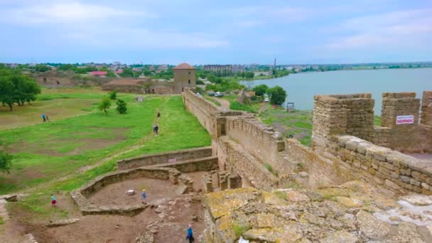 Panorama Desde Muralla Fortaleza Akkerman Observando Altos Muros Medievales Patio — Vídeos de Stock