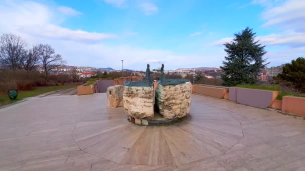 プリンス ブダとプリンセス ペストの彫刻 ゲラート ブダペスト ハンガリー — ストック動画