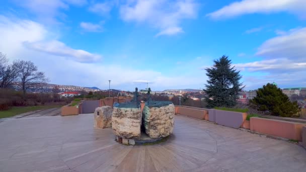 プリンス ブダとプリンセス ペストの彫刻 ゲラート ブダペスト ハンガリー — ストック動画
