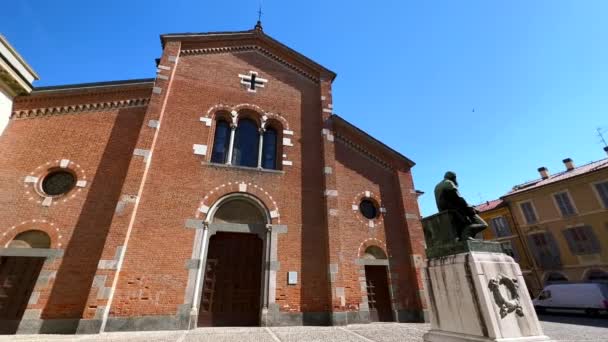 Fachada Panorâmica Tijolo Medieval Igreja San Pietro Martire Com Monumento — Vídeo de Stock