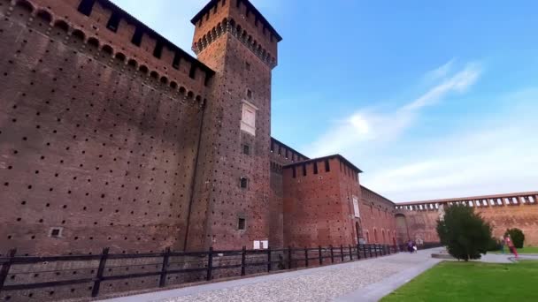 Das Mittelalterliche Innenhofpanorama Der Piazza Armi Mit Erhaltenen Backsteinmauern Paradeplatz — Stockvideo