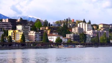 Monte Boglia ve Monte Bre ile panoramik set, Paradiso Su Jeti (Getto d 'Acqua, Lugano Körfezi' ndeki Su Jeti) ve Lugano Gölü, Lugano, Ticino Gölü, İsviçre