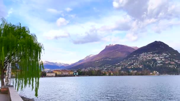 Lugano Gölü Nün Eteklerinden Monte Bre Monte Boglia Bulutlu Gökyüzü — Stok video