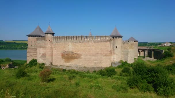 Enjoy View Spectacular Medieval Khotyn Fortress Lush Greenery Foreground Dniester — Stockvideo