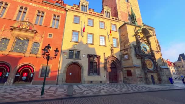 Староміська Площа Астрономічним Годинником Тинська Церква Будинок Хвилині Прага Чехія — стокове відео