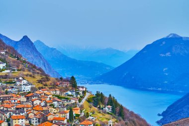 İsviçre 'nin Ticino kentindeki Lugano Gölü kıyısında Monte Bre yamacında küçük bir Bre köyü bulunmaktadır.