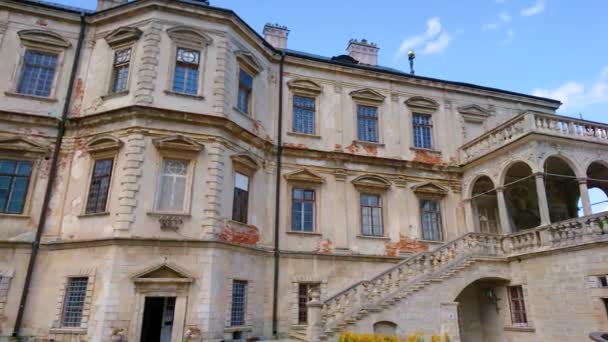 Panorama Des Historischen Schlosses Pidhirtsi Mit Maroder Bröckelnder Fassade Ukraine — Stockvideo