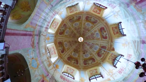 Pidhirtsi Ucrania Julio 2021 Giro Torsión Cúpula Con Frescos Iglesia — Vídeo de stock