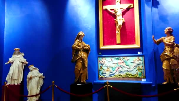 Panorama Van Tentoonstellingszaal Van Kasteel Olesko Met Middeleeuwse Christelijke Sculpturen — Stockvideo