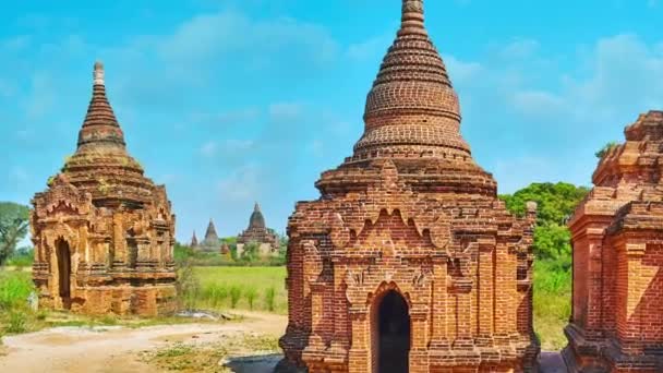 미얀마 사바나에 위치한 고고학 유적지의 신사와 멍청한 사원에 새겨진 신사의 — 비디오
