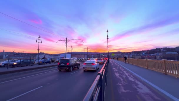 Загруженный Мост Маргарет Голубом Часу Будапешт Венгрия — стоковое видео