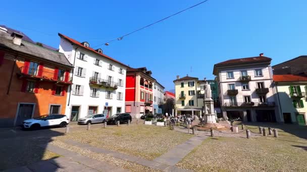 Sviçre Nin Locarno Kentindeki Piazza Sant Antonio Meydanı Nda Dükkanları — Stok video
