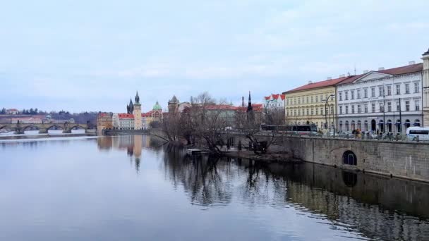 Panorama Vltava River Historic Buildings Banks Charles Bridge Background Prague — Stock Video