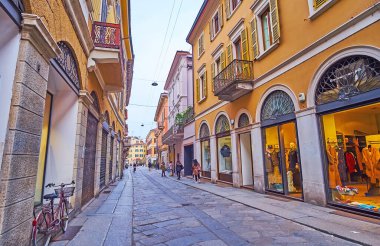 Corso Giuseppe Mazzini, Cremona, Lombardy, İtalya 'nın tadını çıkarın.