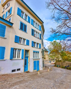 Zürih, Altstadt, İsviçre 'deki Lindenhof Hill' deki eski meskenler.