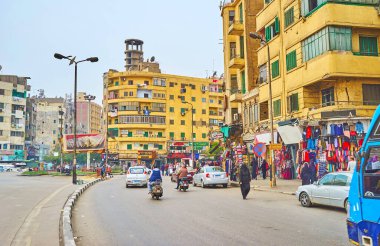 Cairo, Mısır - 22 Aralık 2017: Meşgul Meydanı, Al-Sayeda Zainab konut, Pazar tezgahları, yoğun trafik ve kaotik yaya hareketi üzerinde 22 Aralık Cairo, Egypt.