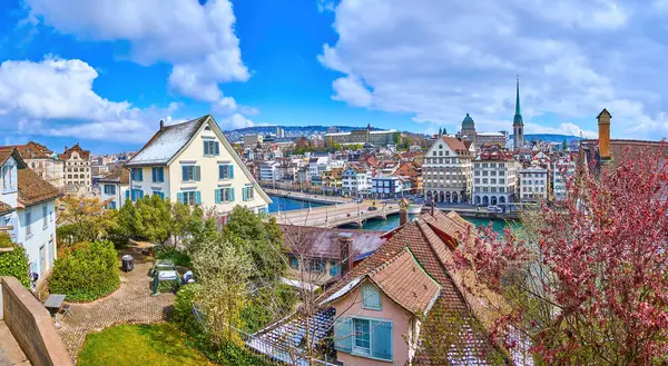 Zurich Szwajcaria Kwiecień 2022 Panorama Wału Limmatquai Lindenhof Hill Kwietnia Obraz Stockowy