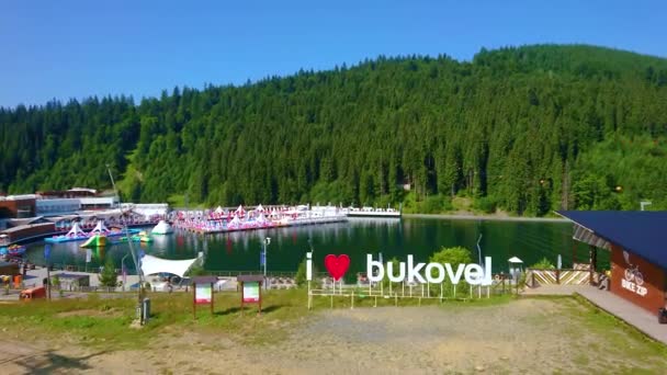 Bukovel Ukraine Juli 2021 Skiliften Rider Bjerget Molodist Ungdom Lake – Stock-video