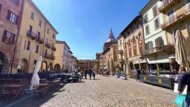 Pavia Italia Aprile 2022 Passeggiata Nella Medievale Piazza Della Vittoria — Video Stock