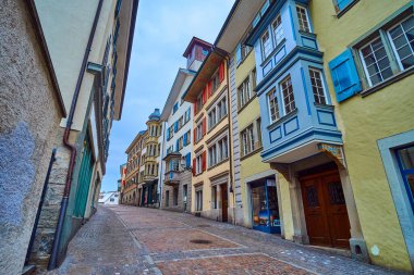 Kirchgasse caddesi boyunca yürü, şehrin eski kısmı, Zürih, İsviçre