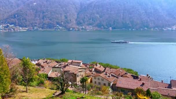 Widok Dach Morcote Małym Promem Jeziorze Lugano Tle Ticino Szwajcaria — Wideo stockowe