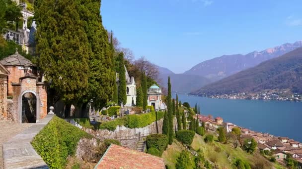 Panorama Cmentarza Monumentalnego Historycznymi Grobowcami Pomnikami Pomnikiem Jeziorem Lugano Tle — Wideo stockowe