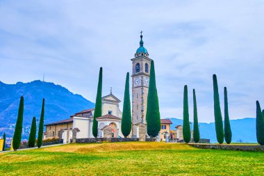 St. Abundius Kilisesi ve doğal selvi parkı, Collina d 'Oro, İsviçre