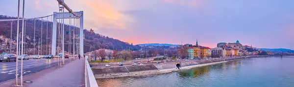 stock image The sunset panorama of Taban neighborhood, Buda Castle and Danube River from Elisabeth Bridge, Budapest, Hungary