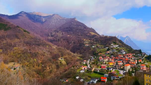 Monte Boglia Monte Bre Dağ Manzaralı Panorama Tarihi Kırmızı Çatılı — Stok video