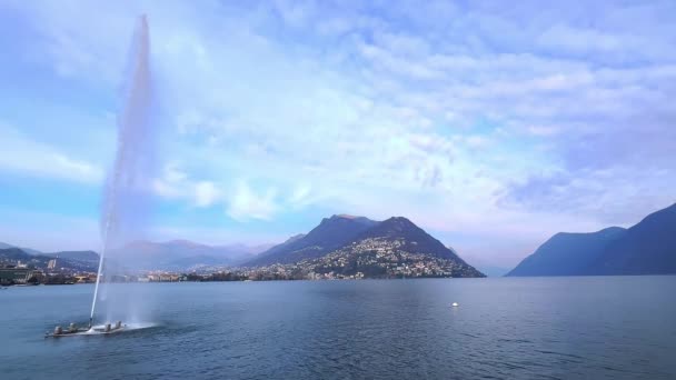 Lugano Gölü Ndeki Getto Acqua Lugano Körfezi Ndeki Jeti Fıskiyesi — Stok video