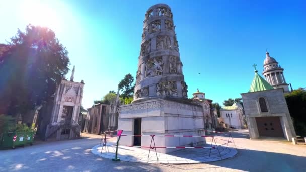 Milan Włochy Kwiecień 2022 Panoramiczny Widok Wybitnego Rzeźbionego Mauzoleum Pogrzebowego — Wideo stockowe