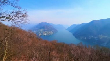 Monte Bre, Monte Boglia, Monte Sighignola ve Lugano Gölü ile birlikte Monte San Salvatore, Lugano, İsviçre yamacından Panorama of Lepontine Alps