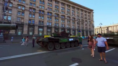 Yok edilen Rus askeri teçhizatı, Ukrayna Bağımsızlık Günü, Khreshchatyk Bulvarı, Kyiv, Ukrayna